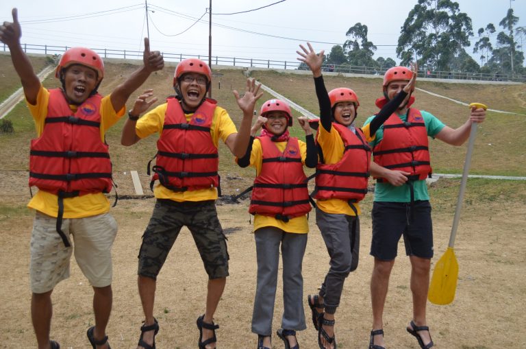 wahana-wisata-rafting-pangalengan-bandung-selatan-1