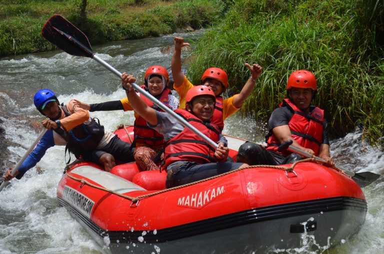 wahana-wisata-rafting-pangalengan-bandung-selatan-9
