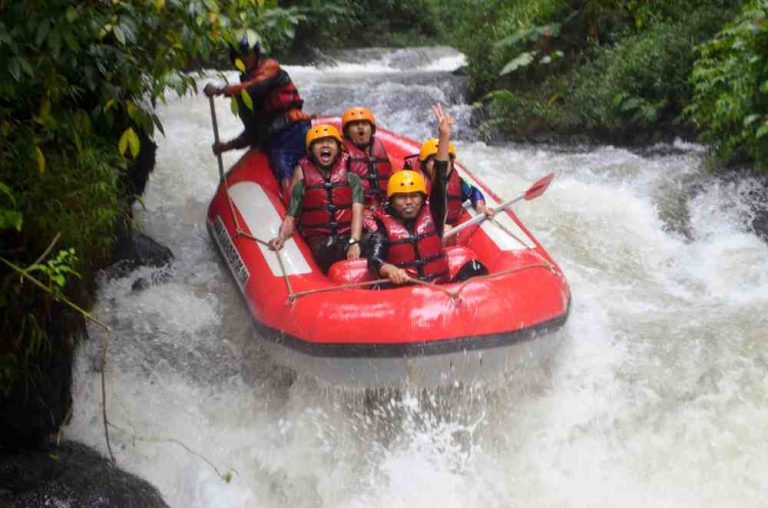 wisata arung jeram Bandung3