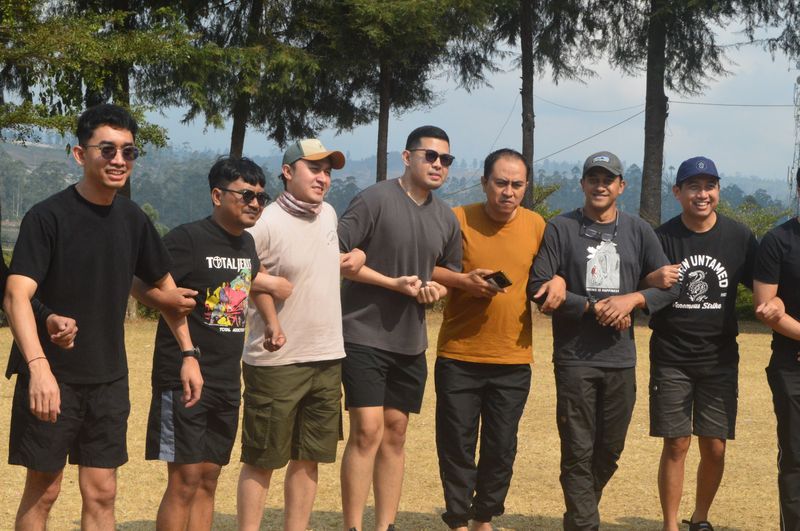 Keseruan Rombongan Gathering Outbound di Pangalengan